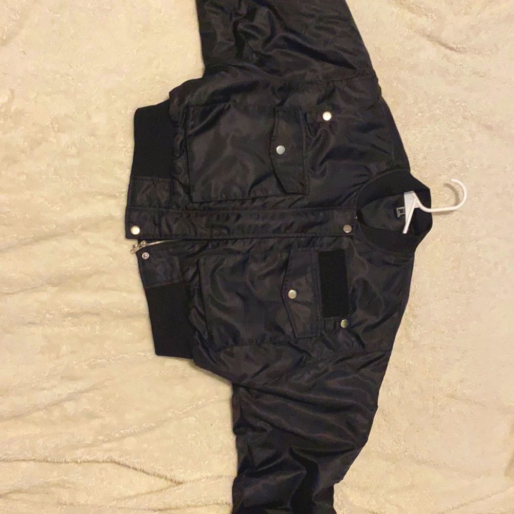 Forever 21 black jacket puffy
